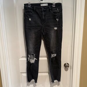 Chic Distressed Black Skinny Jeans
